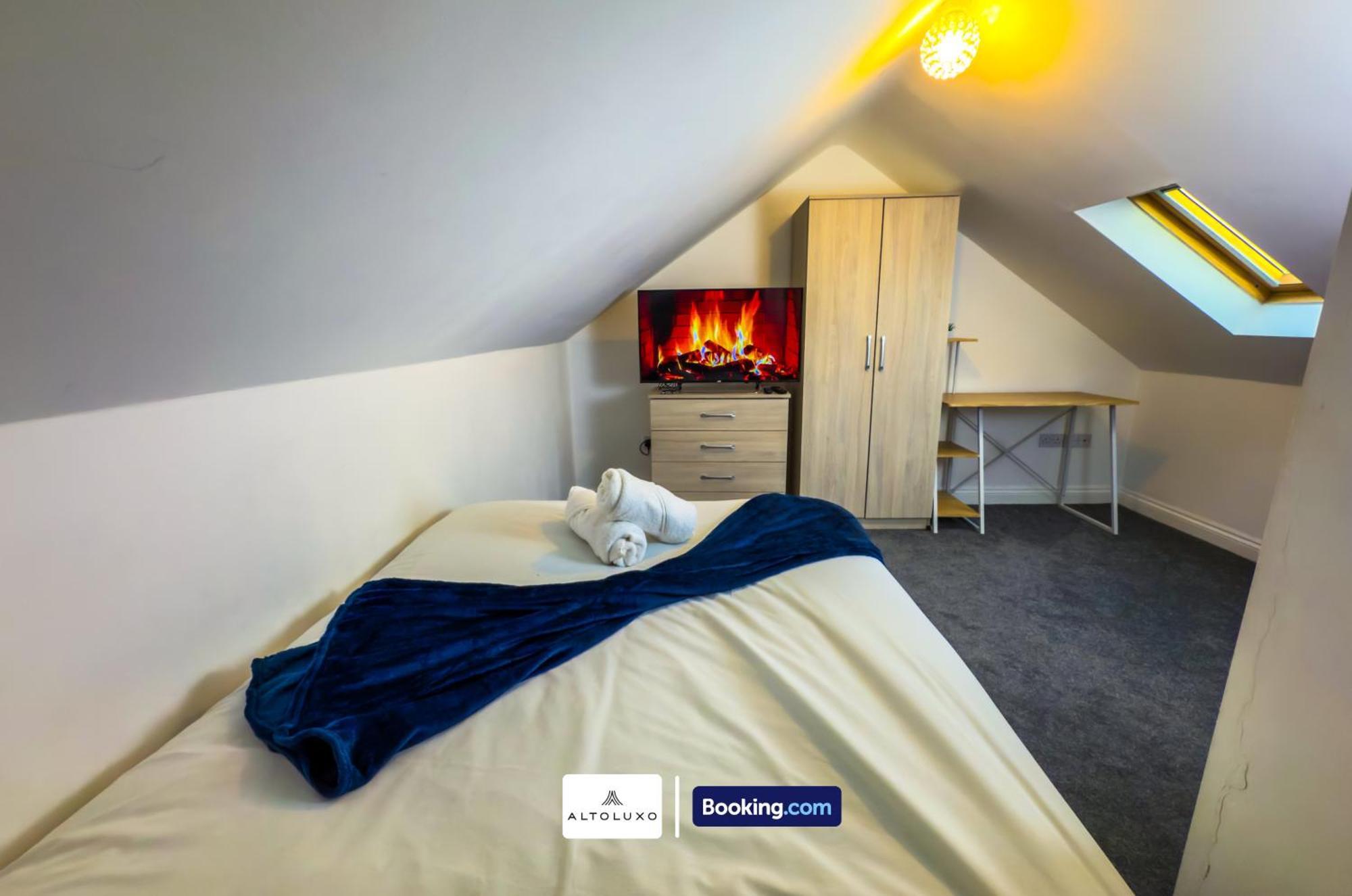 Hébergement de vacances The Purple 5 Bedroom House By Altoluxoexperience Short Lets & Serviced With Free Parking *