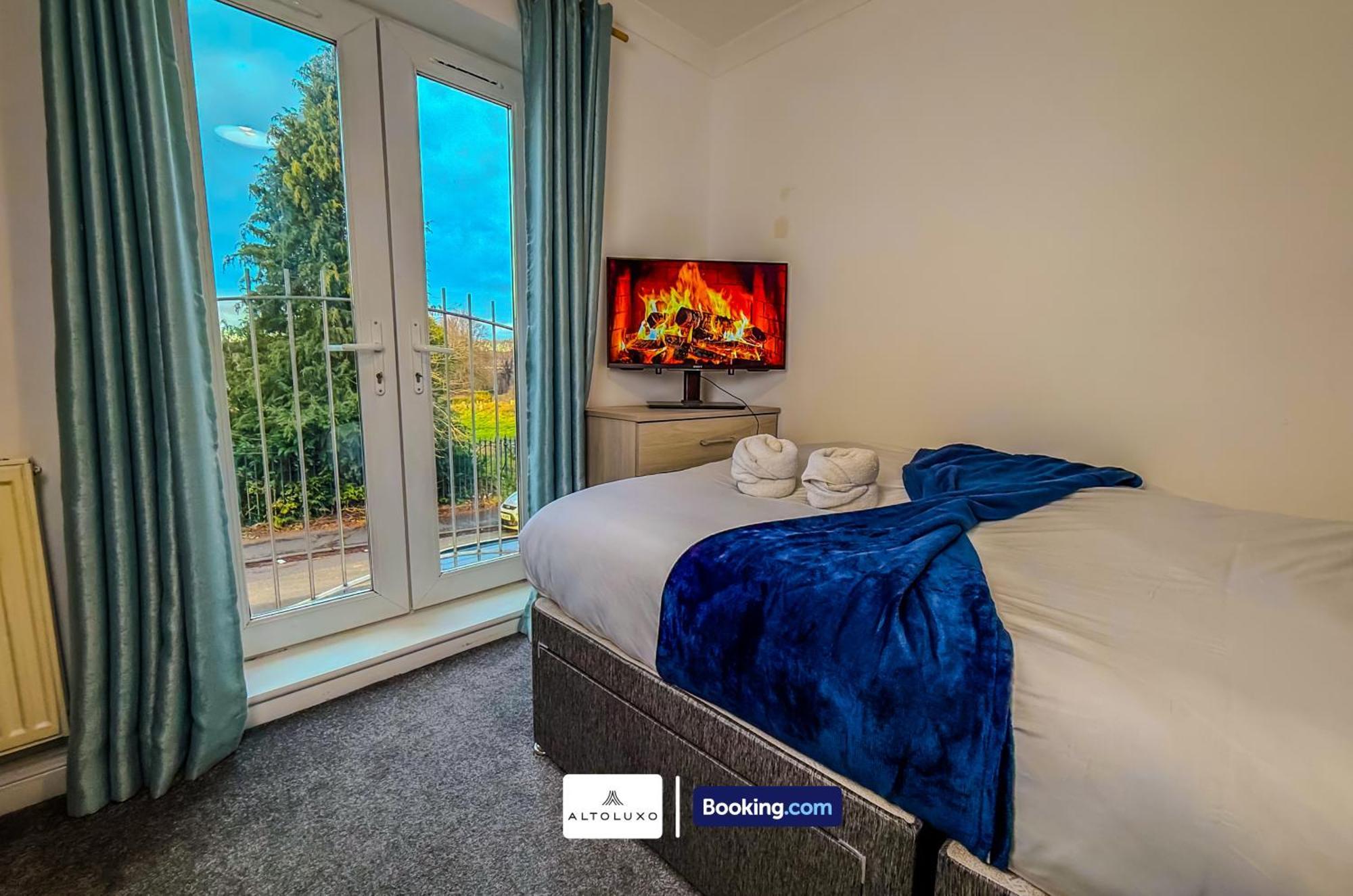 Hébergement de vacances The Purple 5 Bedroom House By Altoluxoexperience Short Lets & Serviced With Free Parking *