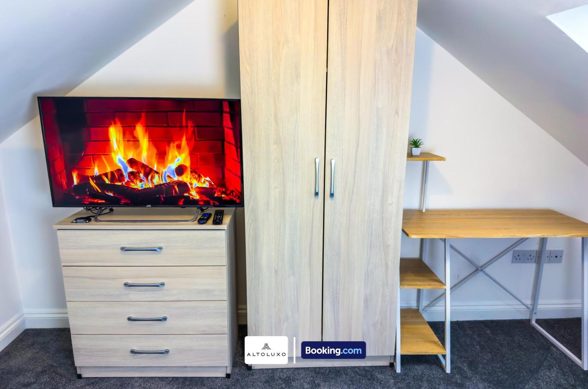 Hébergement de vacances The Purple 5 Bedroom House By Altoluxoexperience Short Lets & Serviced With Free Parking Bristol