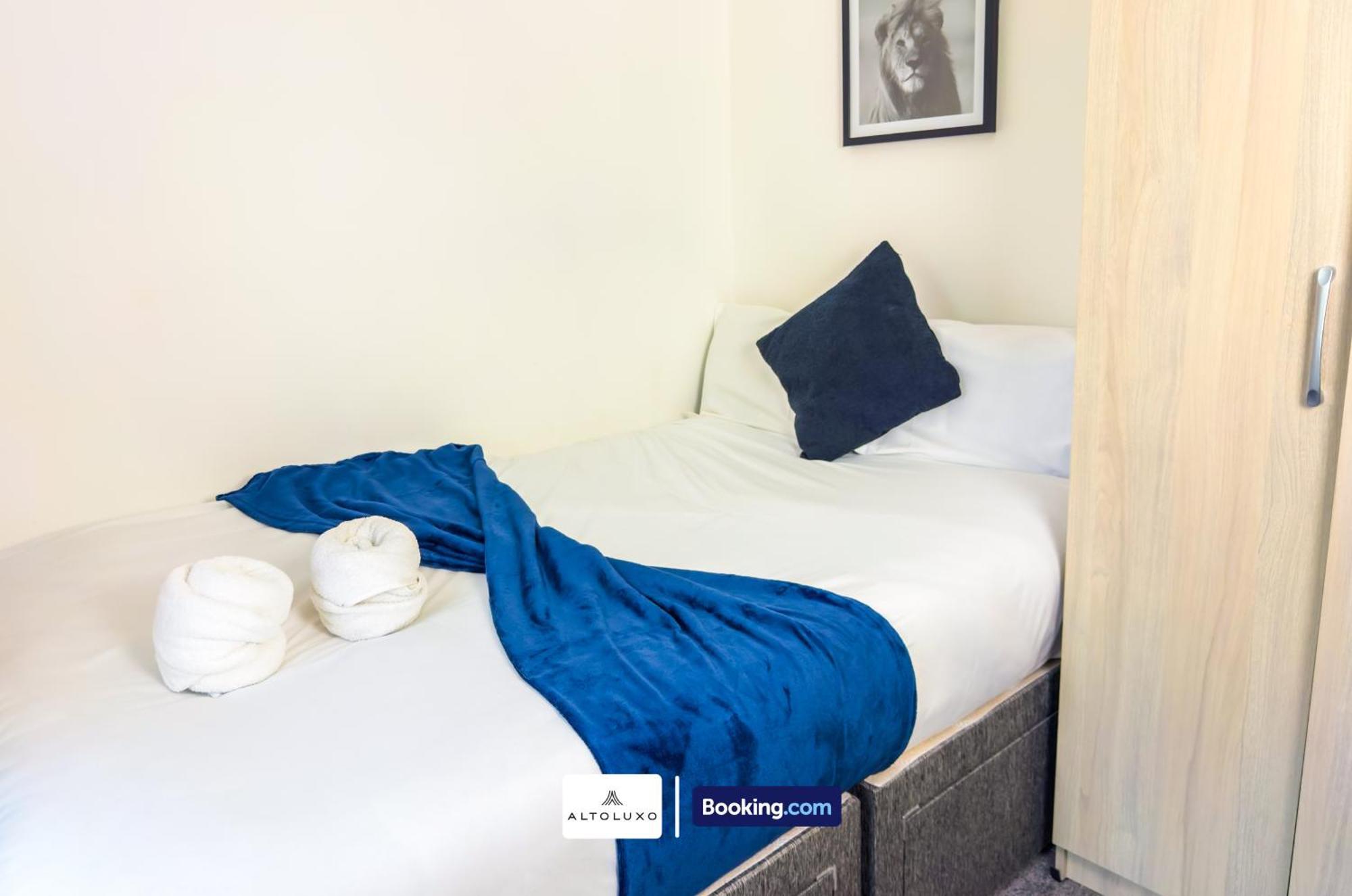 Сasa de vacaciones The Purple 5 Bedroom House By Altoluxoexperience Short Lets & Serviced With Free Parking Bristol