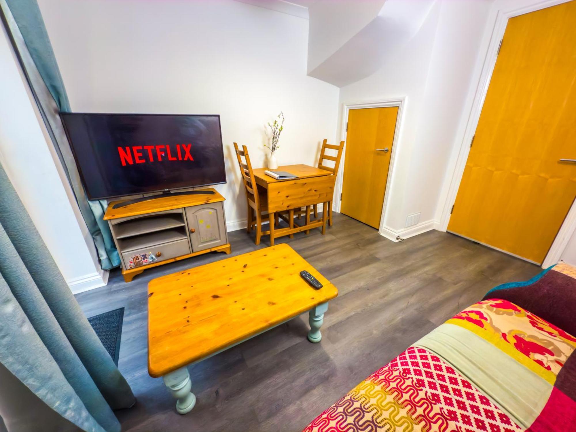 Holiday home The Purple 5 Bedroom House By Altoluxoexperience Short Lets & Serviced With Free Parking Bristol