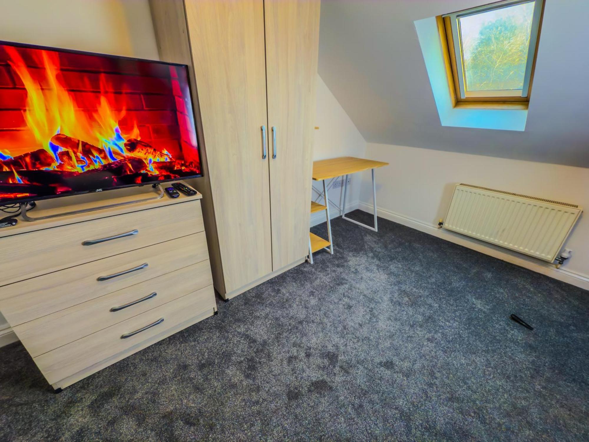 Holiday home The Purple 5 Bedroom House By Altoluxoexperience Short Lets & Serviced With Free Parking Bristol